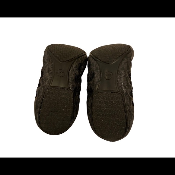 Black/Gray Michael Kors travel ballet flats size 8.5 but fit like a 7.5. - Picture 3 of 9